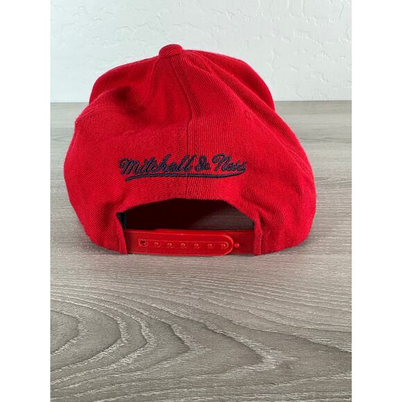 Atlanta Hawks NBA Mitchell & Ness Red Men's Snapback Hat- EUC - Picture 3 of 6